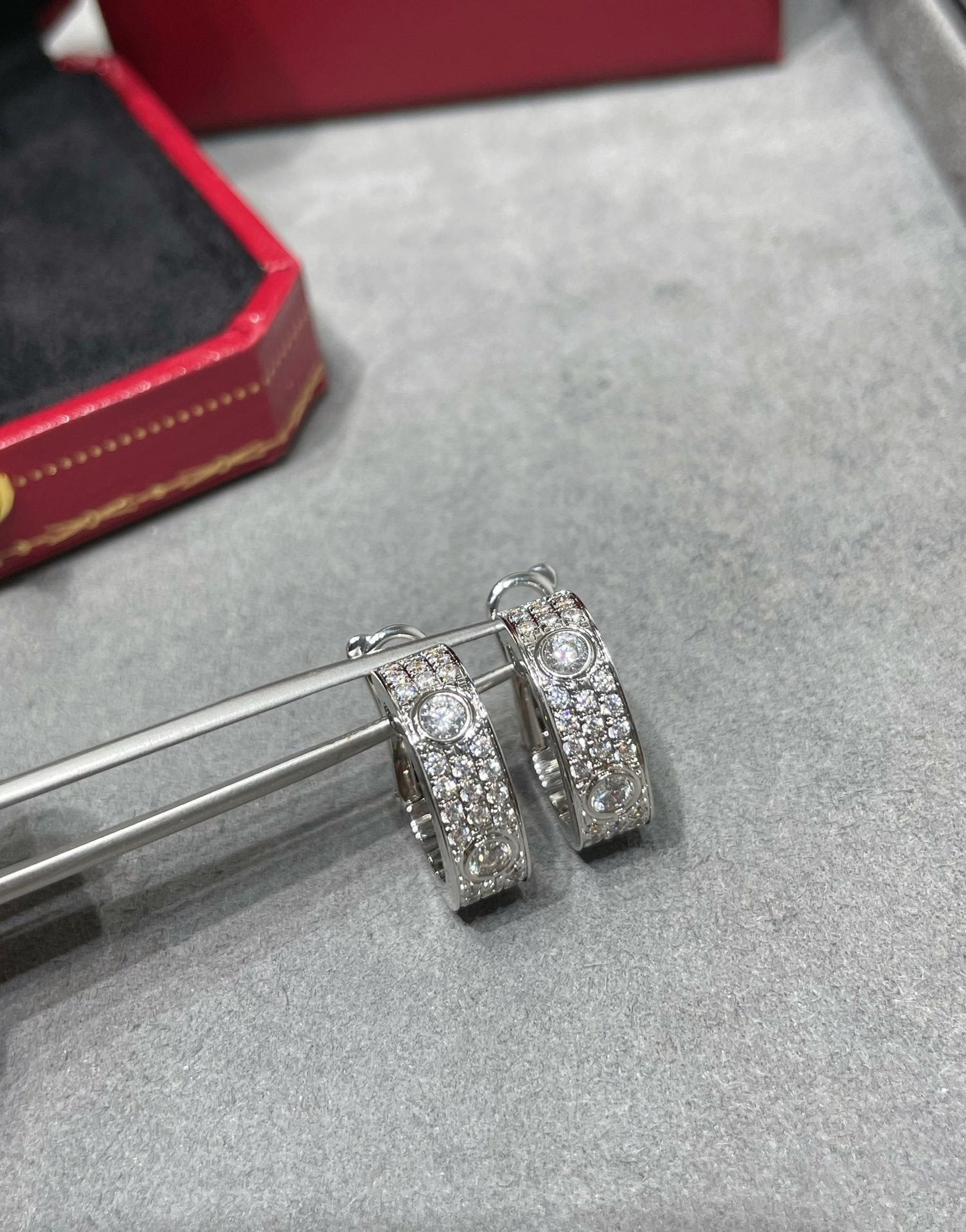 [RAFFINE]LOVE 5.5MM DIAMOND PAVED EARRINGS
