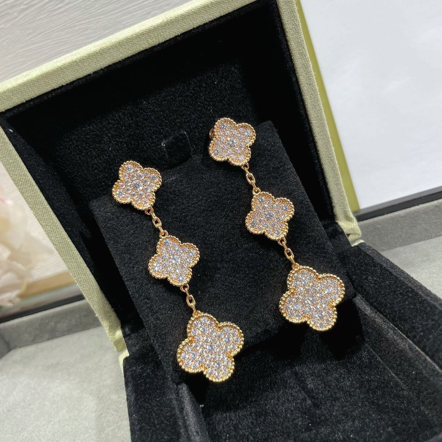 [RAFFINE]CLOVER 3 MOTIFS DIAMOND PAVED ROSE GOLD EARRINGS
