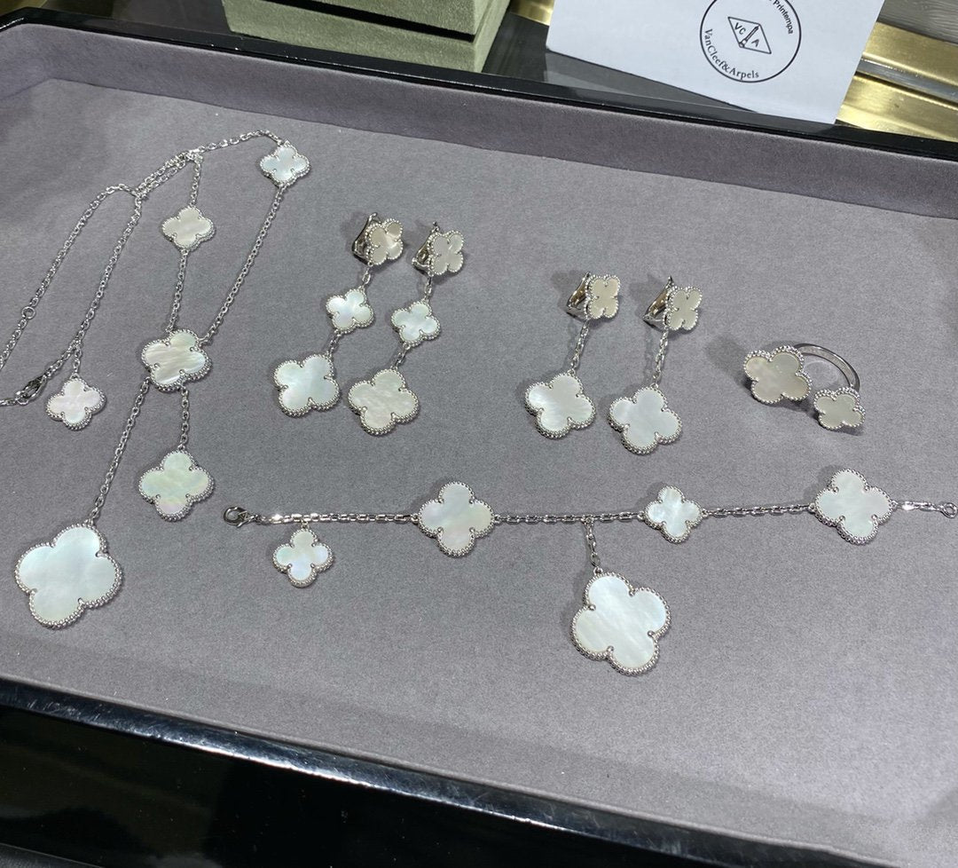 [RAFFINE]CLOVER 5 MOTIF WHITE MOP SILVER BRACELET