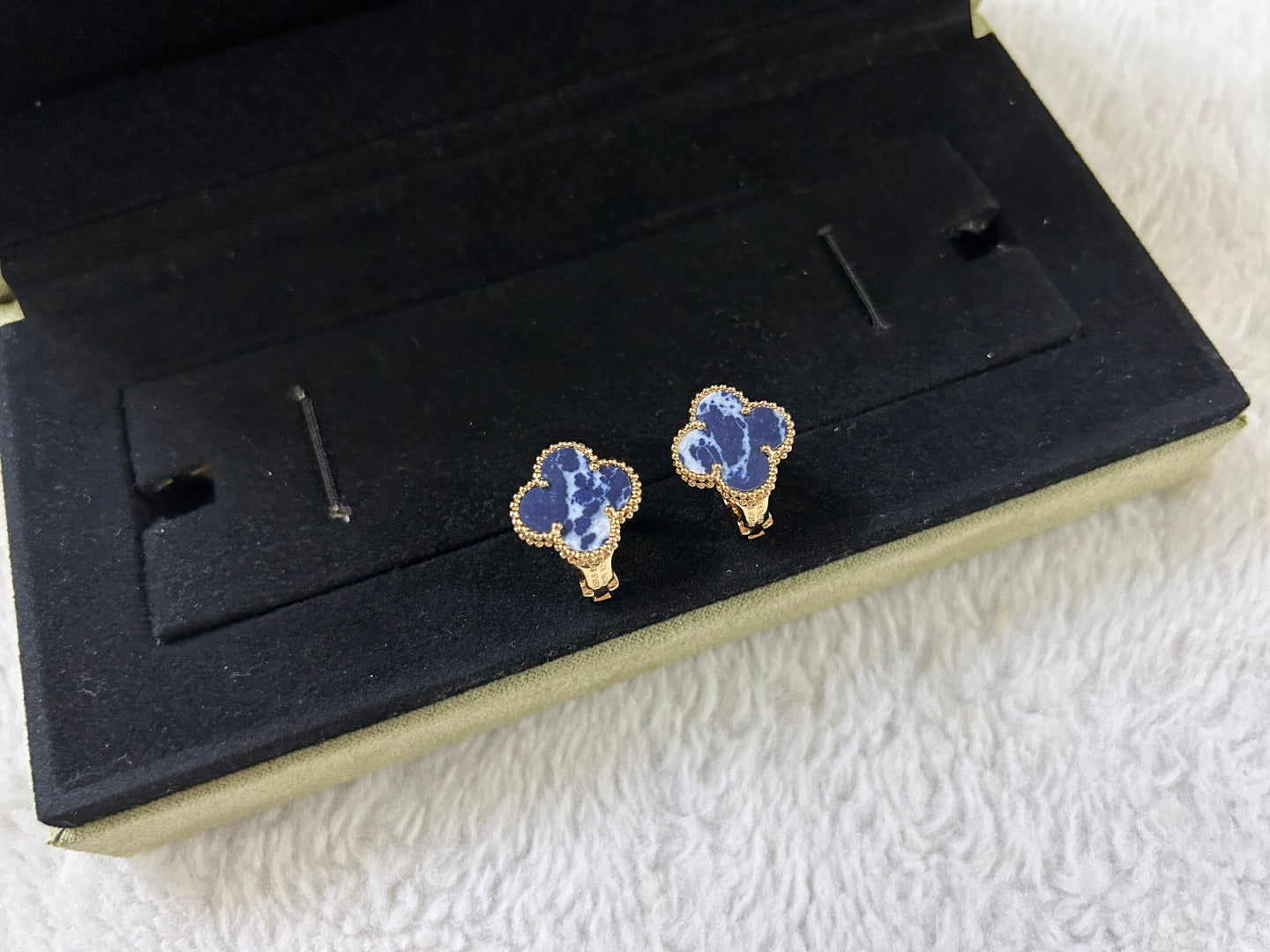 [RAFFINE]CLOVER PIETERSITE MEDIUM STUD EARRINGS