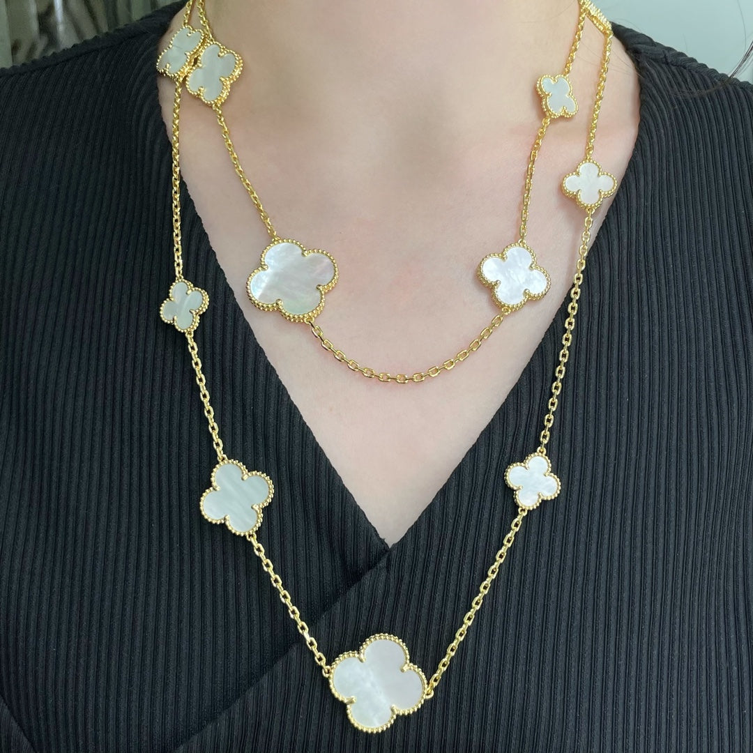 [RAFFINE]CLOVER 16 MOTIF WHITE MOP GOLD NECKLACE