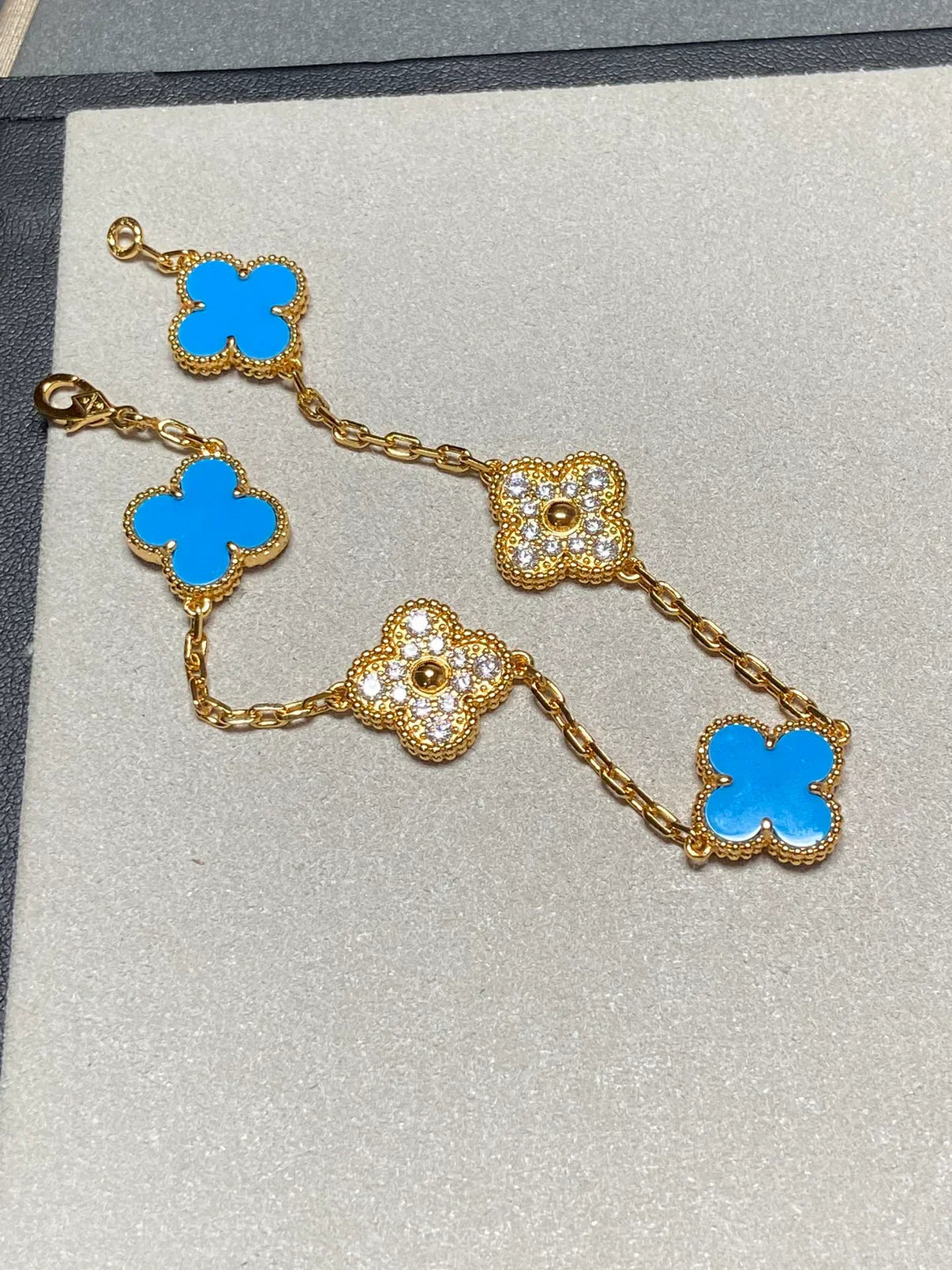 [RAFFINE] CLOVER 5 MOTIF BLUE AGATE BRACELET COLLECTION