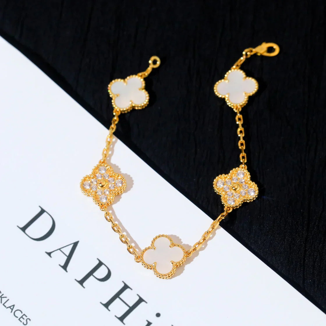 [RAFFINE]CLOVER WHITE PEARL MOP 5 MOTIF BRACELET COLLECTION