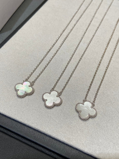 [RAFFINE]CLOVER MEDIUM SILVER WHITE MOP NECKLACE