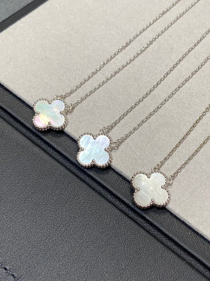 [RAFFINE]CLOVER MEDIUM SILVER WHITE MOP NECKLACE