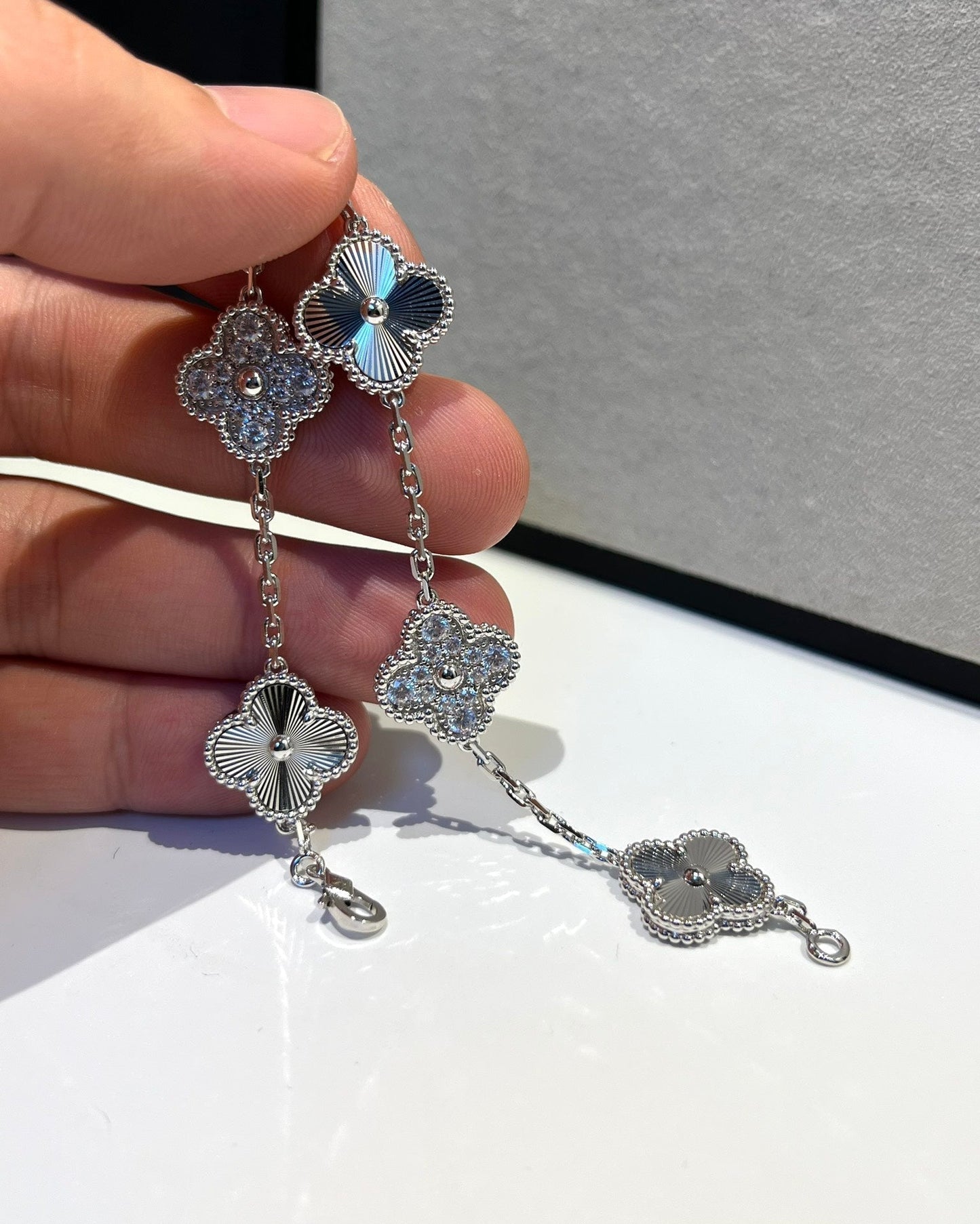 [RAFFINE] CLOVER 5 MOTIF LASER BRACELET COLLECTION
