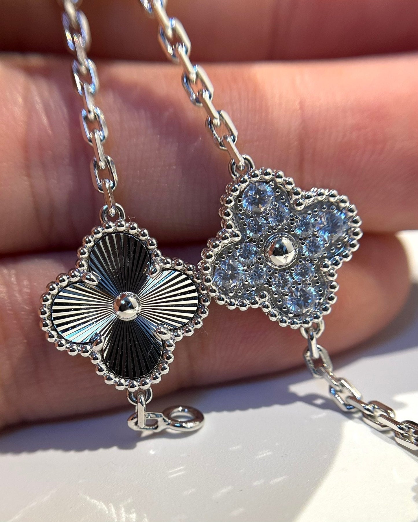 [RAFFINE] CLOVER 5 MOTIF LASER BRACELET COLLECTION