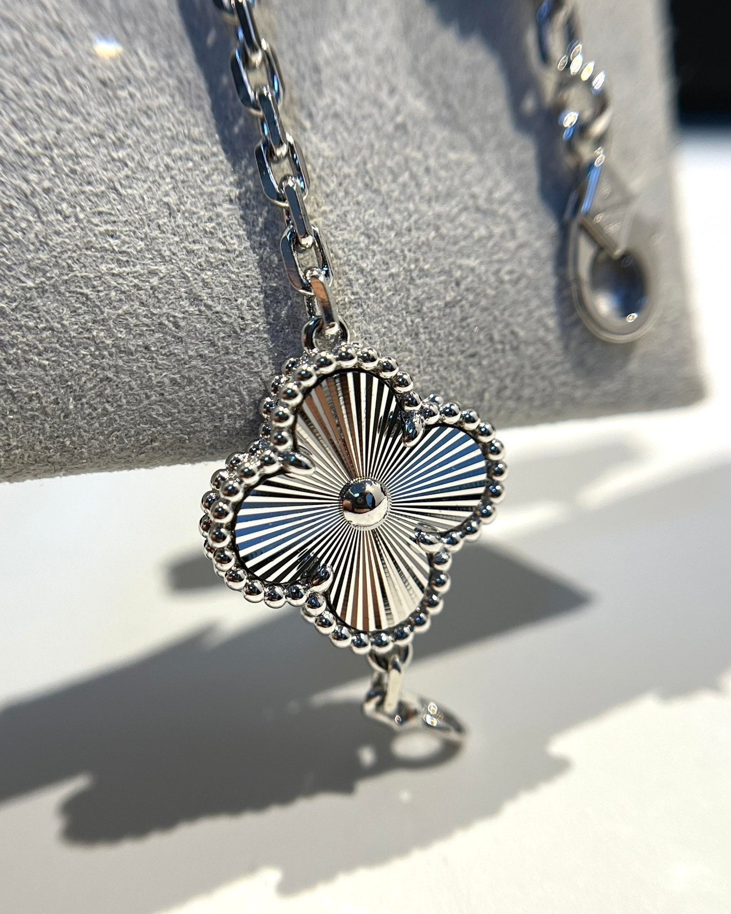 [RAFFINE] CLOVER 5 MOTIF LASER BRACELET COLLECTION