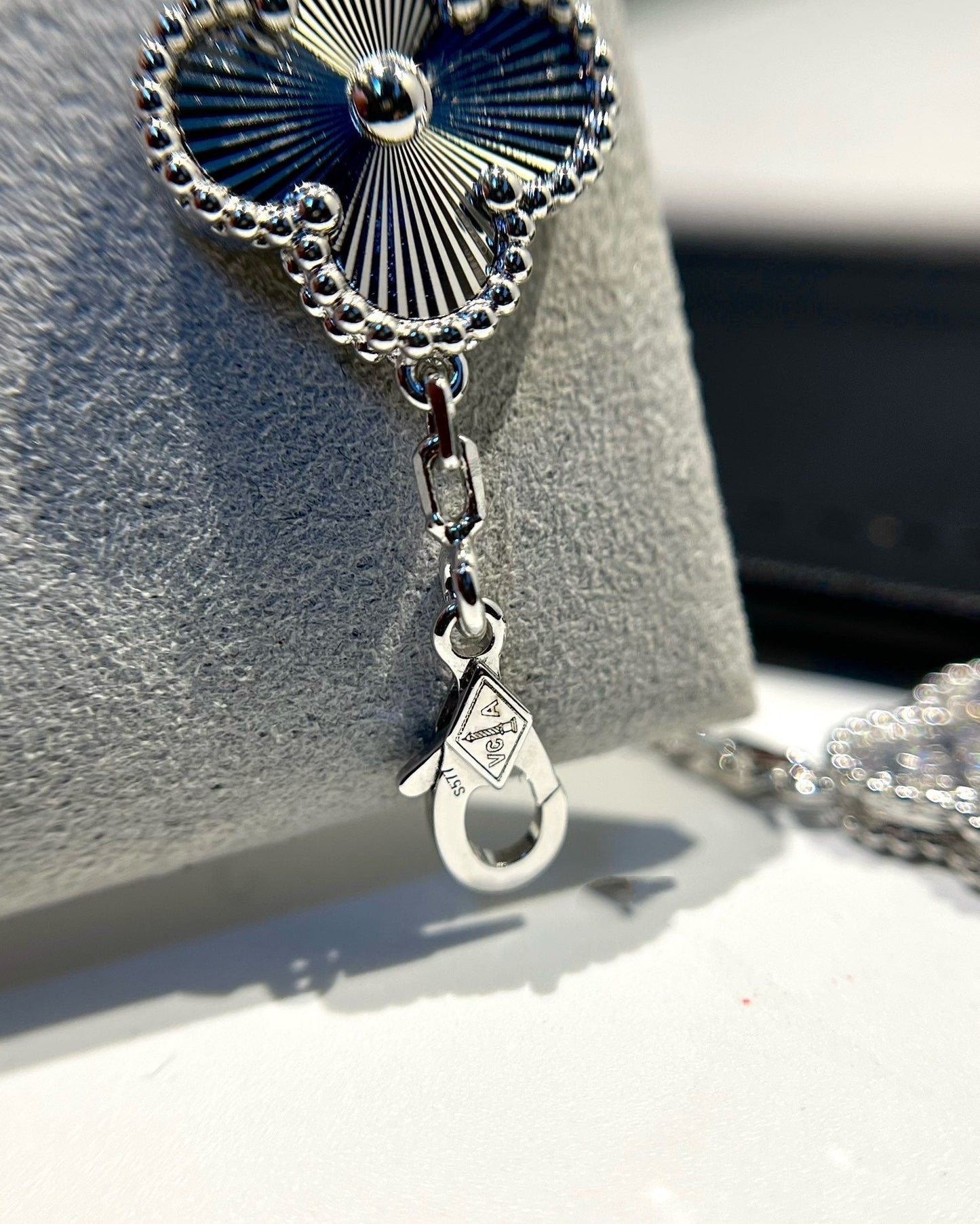 [RAFFINE] CLOVER 5 MOTIF LASER BRACELET COLLECTION