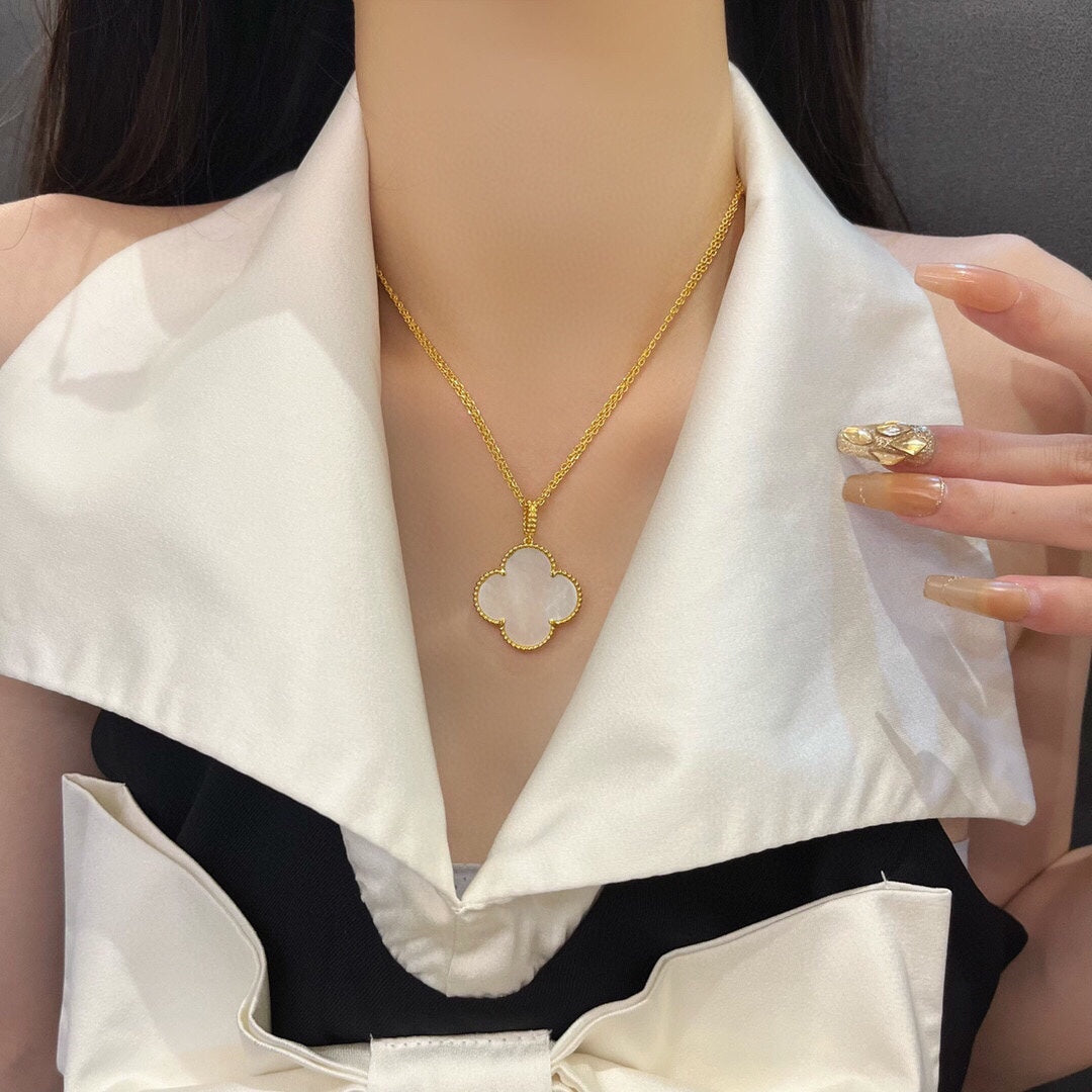 [RAFFINE]CLOVER 25MM MOP LARGE PENDANT NECKLACE