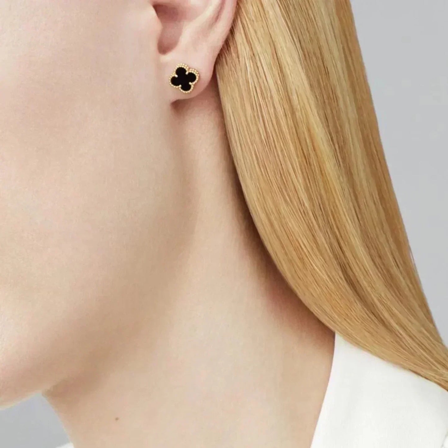 [RAFFINE]CLOVER MINI 9.5MM BLACK MOP EARRINGS