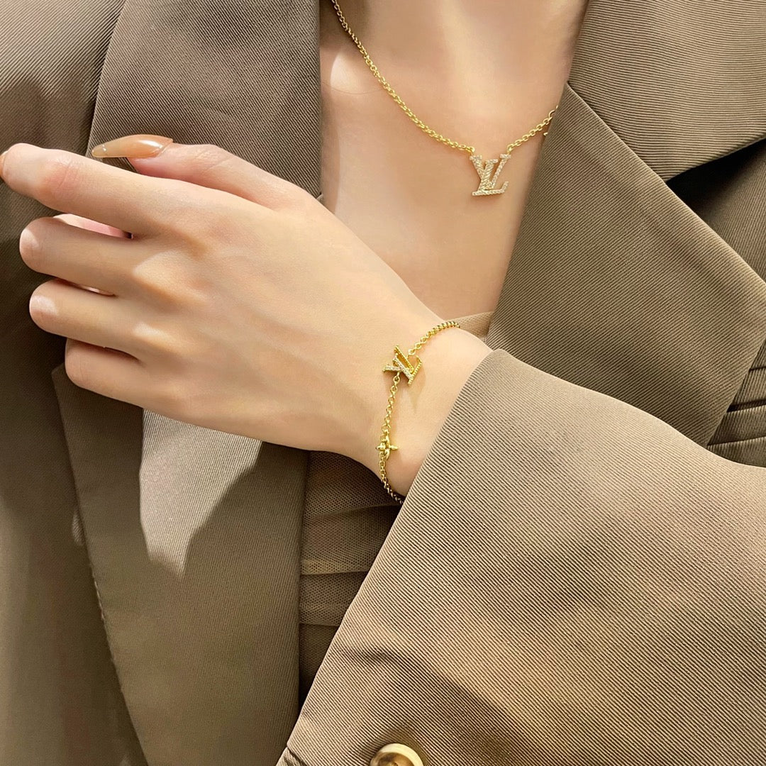 [RAFFINE]LOGO STAR MOTIF GOLD BRACELET