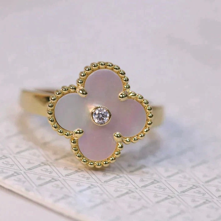[RAFFINE]CLOVER PINK MOP RING GOLD DIAMOND