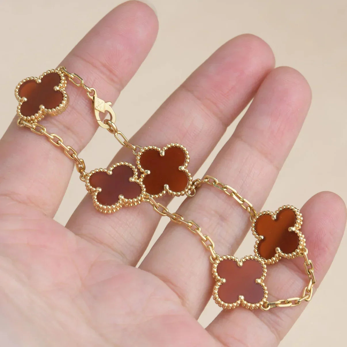 [RAFFINE] CLOVER 5 MOTIF RED CORNELIAN BRACELET COLLECTION