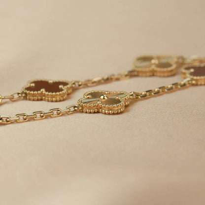 [RAFFINE] CLOVER 5 MOTIF RED CORNELIAN BRACELET COLLECTION