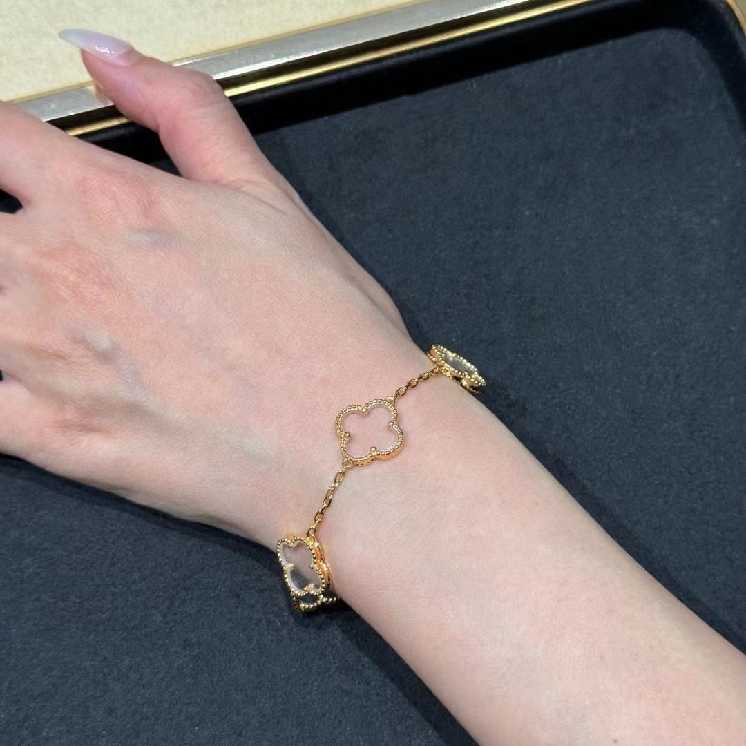 [RAFFINE]CLOVER 5 MOTIF ROCK CRYSTAL BRACELET