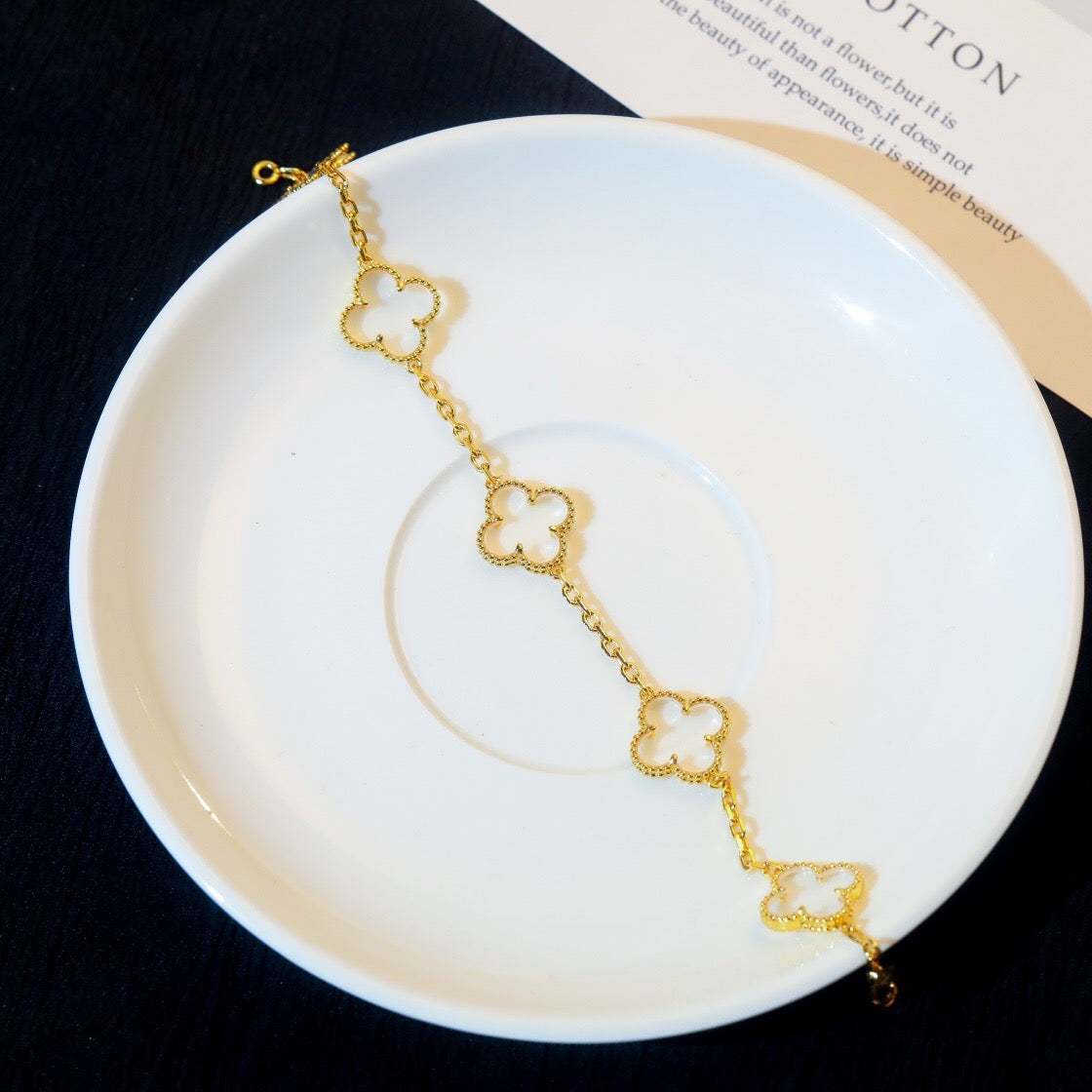 [RAFFINE]CLOVER 5 MOTIF ROCK CRYSTAL BRACELET