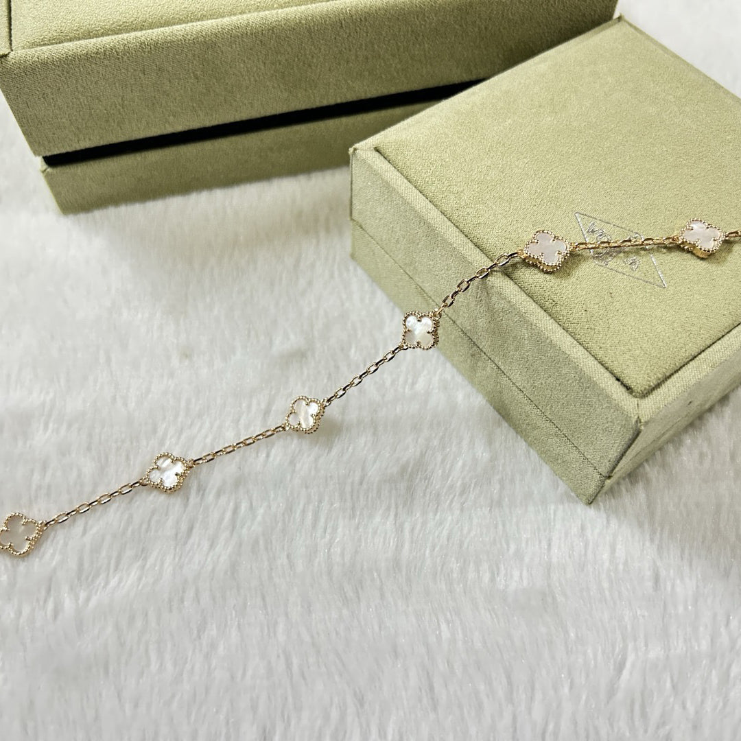 [RAFFINE]CLOVER 6 MOTIF WHITE MOP BRACELET