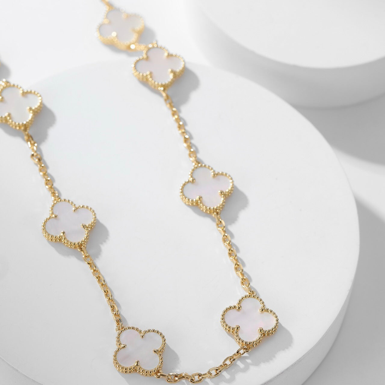[RAFFINE]CLOVER 10 MOTIFS WHITE MOTHER OF PEARL NECKLACE