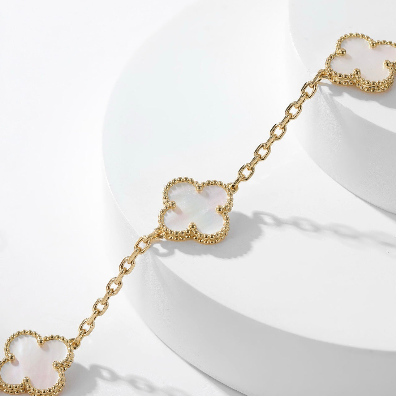 [RAFFINE]CLOVER 10 MOTIFS WHITE MOTHER OF PEARL NECKLACE