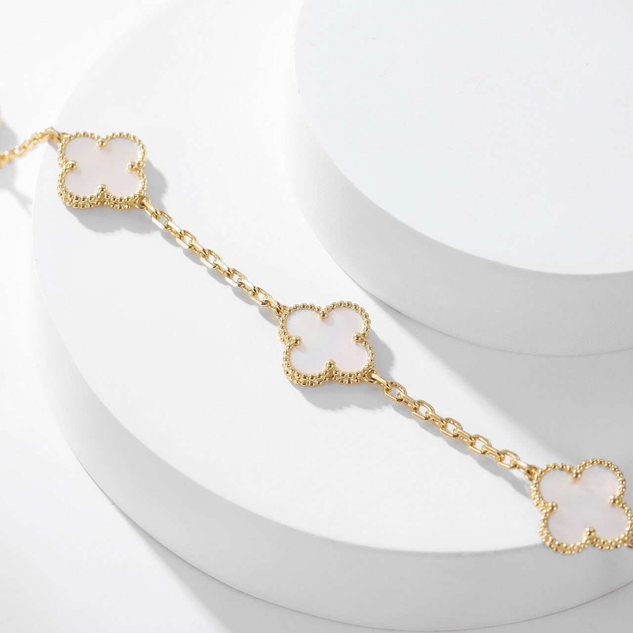 [RAFFINE]CLOVER 10 MOTIFS WHITE MOTHER OF PEARL NECKLACE