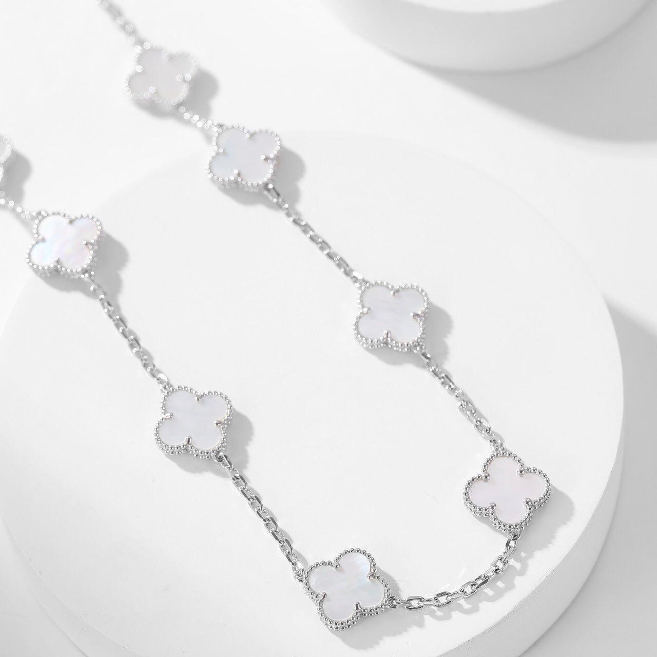 [RAFFINE]CLOVER 10 MOTIFS WHITE MOTHER OF PEARL NECKLACE
