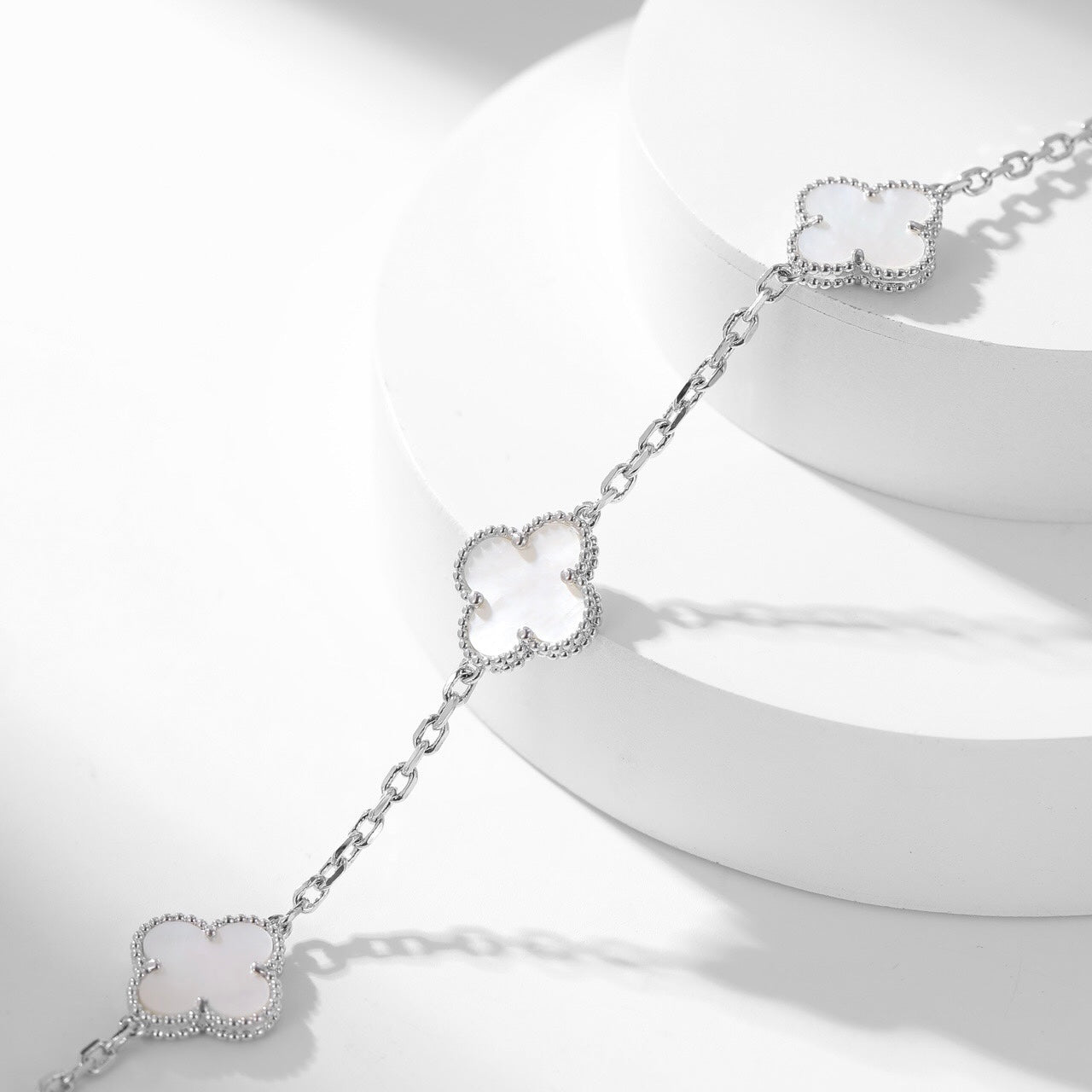[RAFFINE]CLOVER 10 MOTIFS WHITE MOTHER OF PEARL NECKLACE