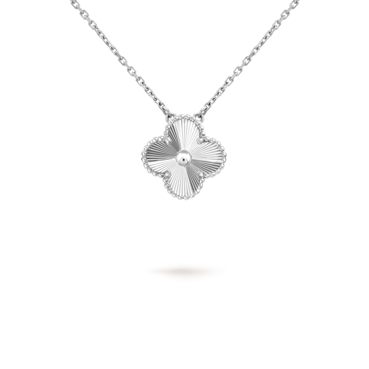 [RAFFINE]CLOVER 15MM LASER NECKLACE SILVER