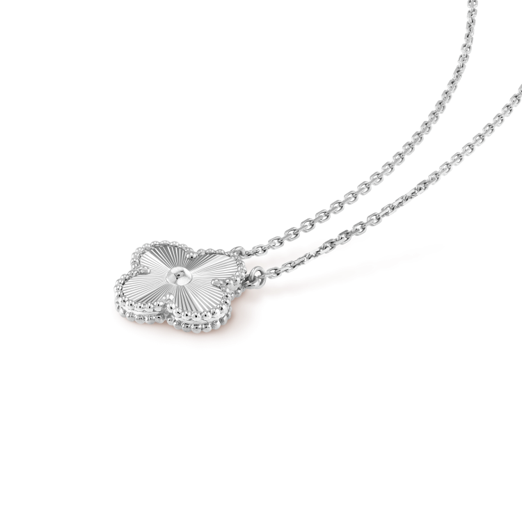 [RAFFINE]CLOVER 15MM LASER NECKLACE SILVER