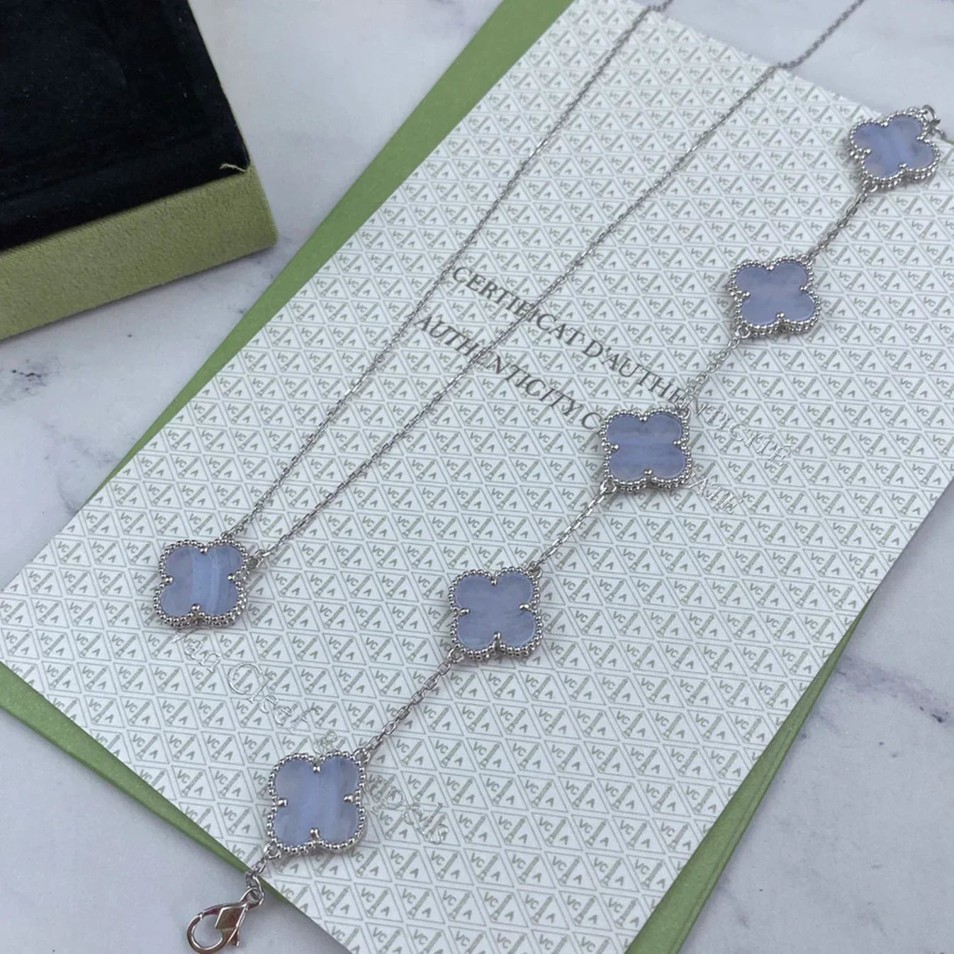 [RAFFINE] CLOVER 5 MOTIF PURPLE CHALCEDONY BRACELET COLLECTION