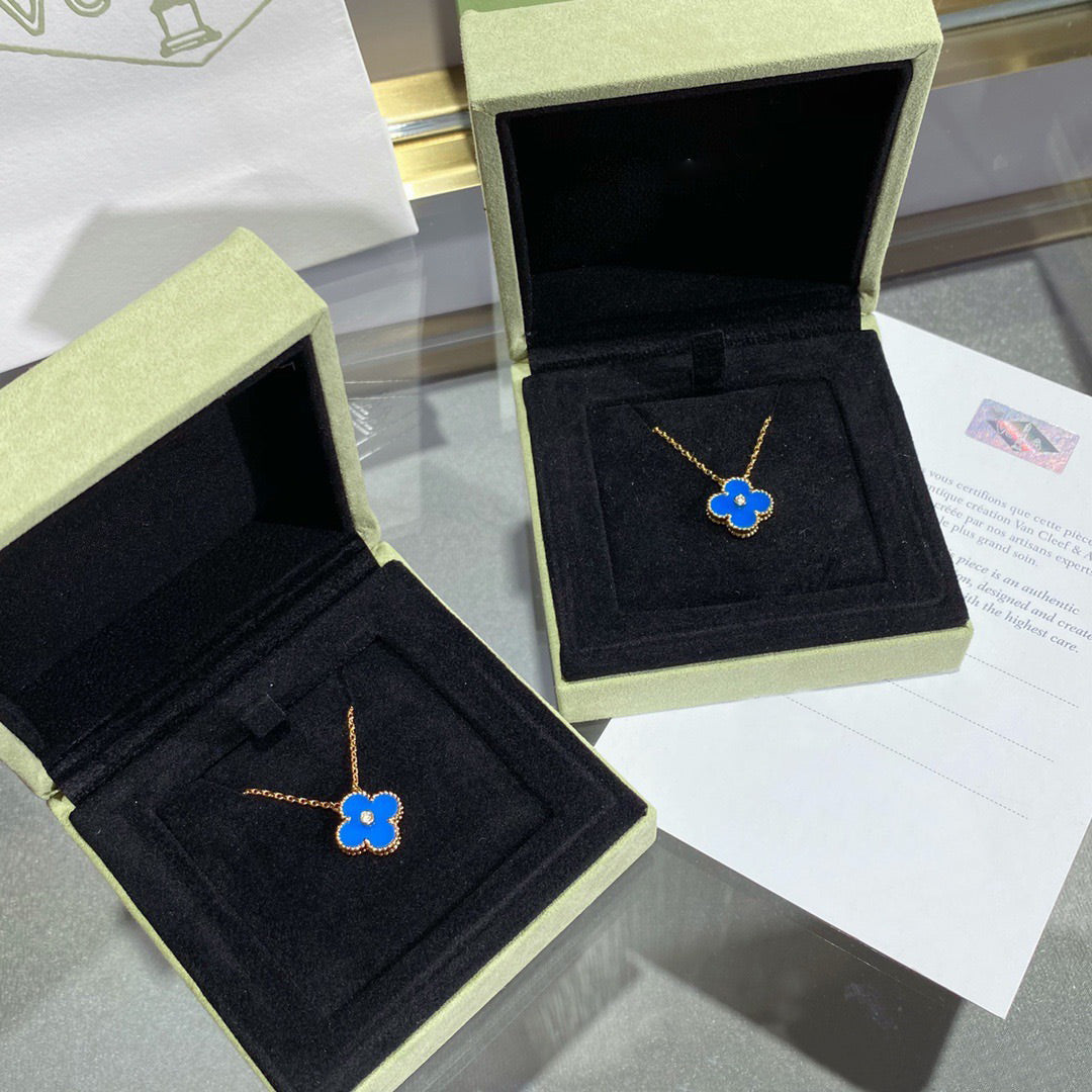 [RAFFINE]CLOVER 15MM DIAMOND AND BLUE AGATE NECKLACE