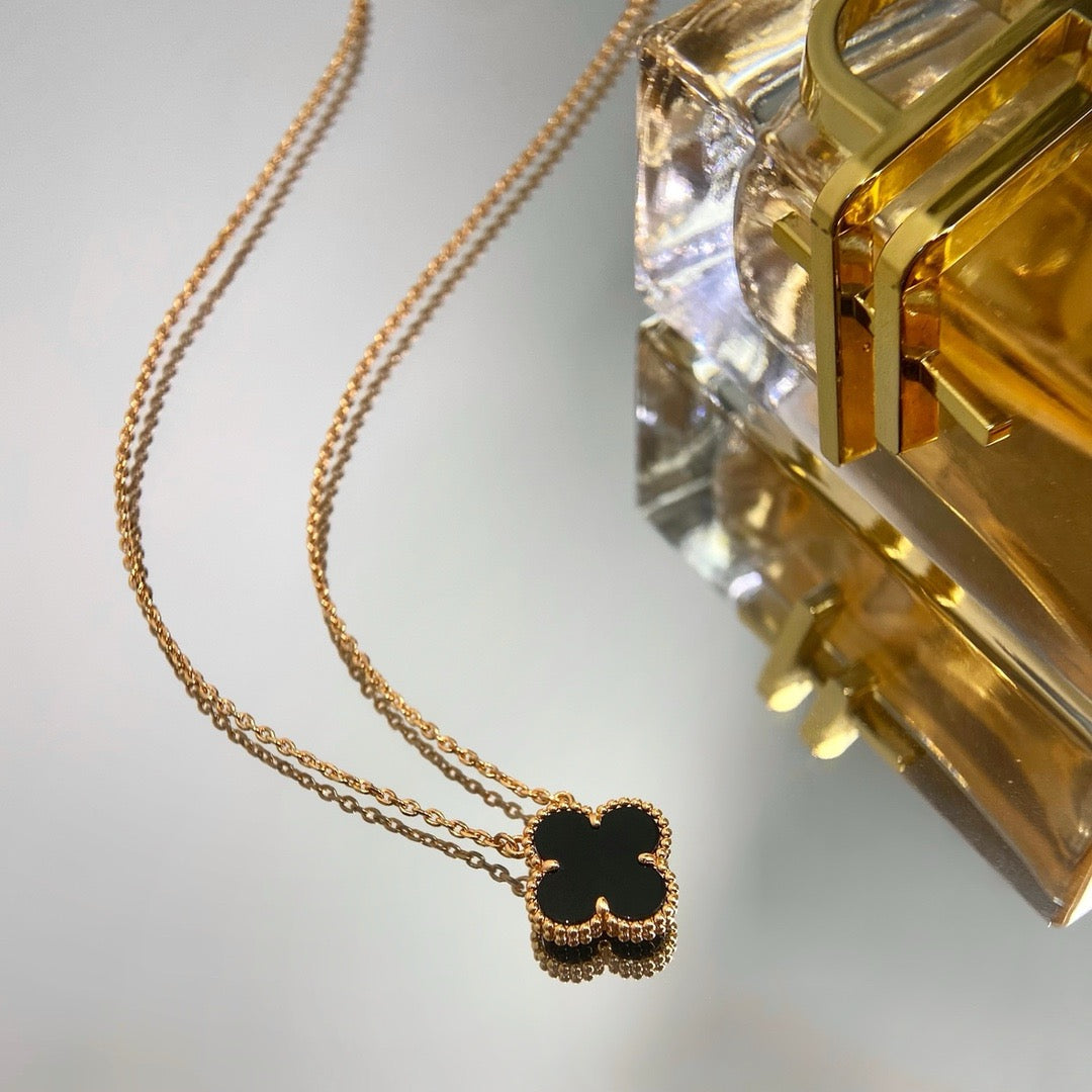 [RAFFINE]CLOVER 15MM BLACK ONYX SINGLE FLOWER NECKLACE