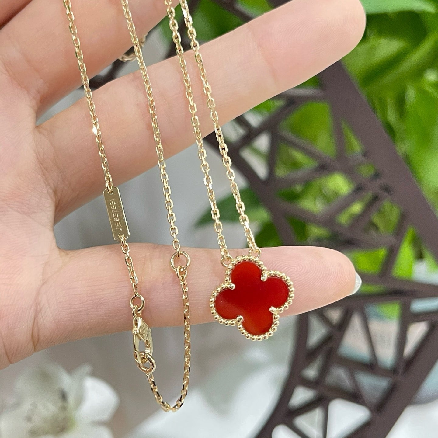 [RAFFINE]CLOVER 15MM CARNELIAN SINGLE FLOWER NECKLACE