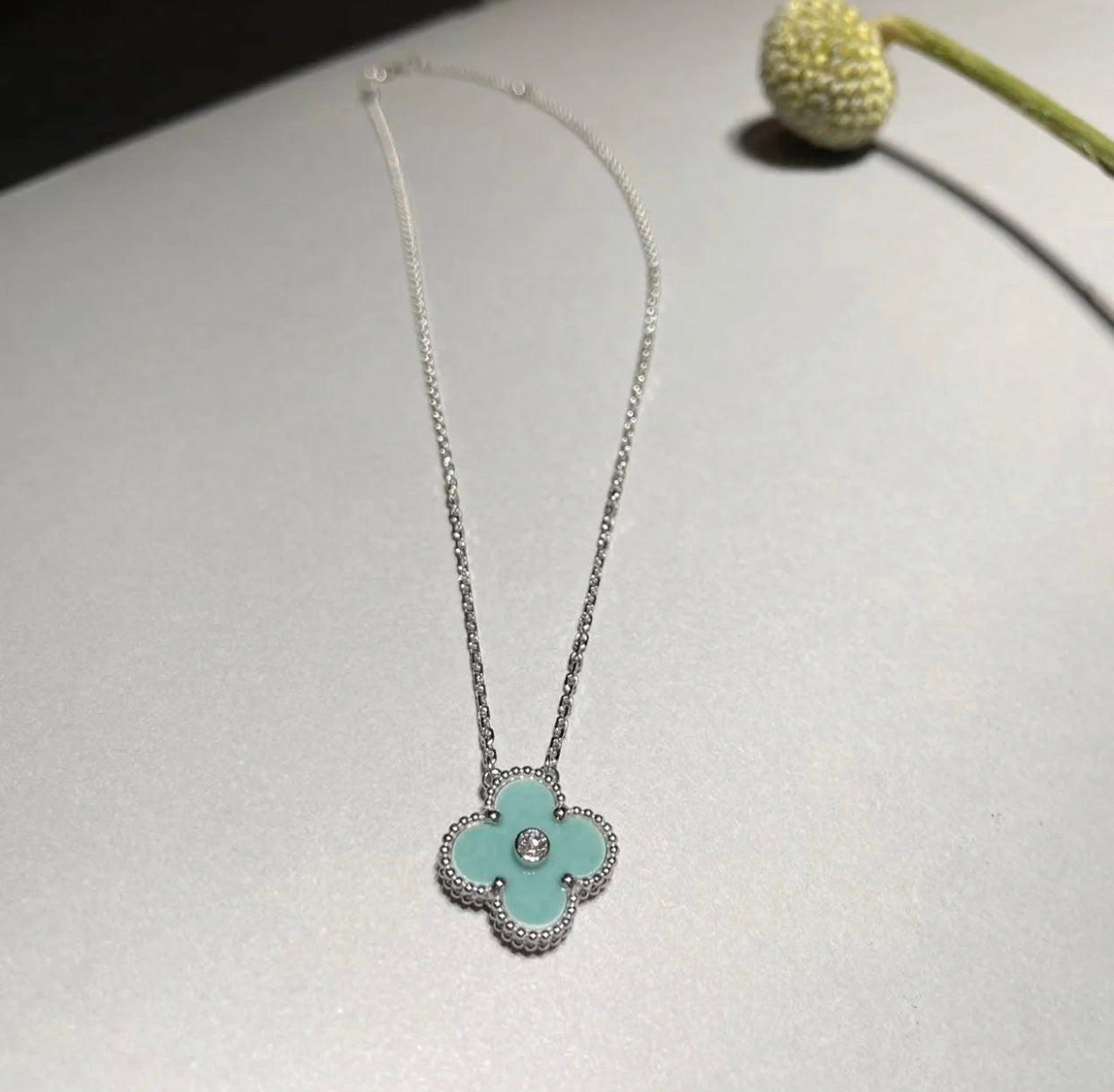 [RAFFINE]CLOVER 1 DIAMOND LIGHT BLUE SILVER NECKLACE