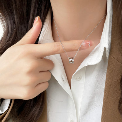 [RAFFINE]BEE MINI PEDANT DIAMOND NECKLACE
