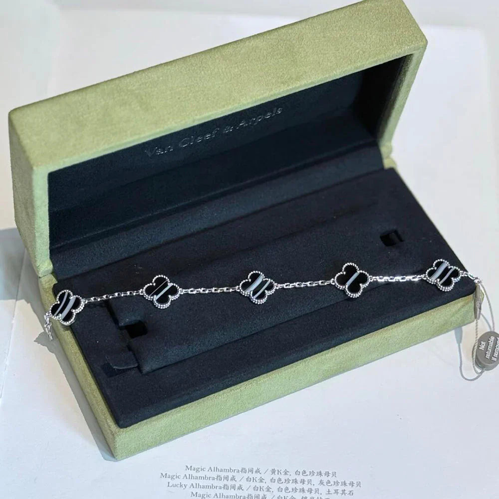 [RAFFINE] CLOVER 5 MOTIF PULSAR STONE BRACELET COLLECTION