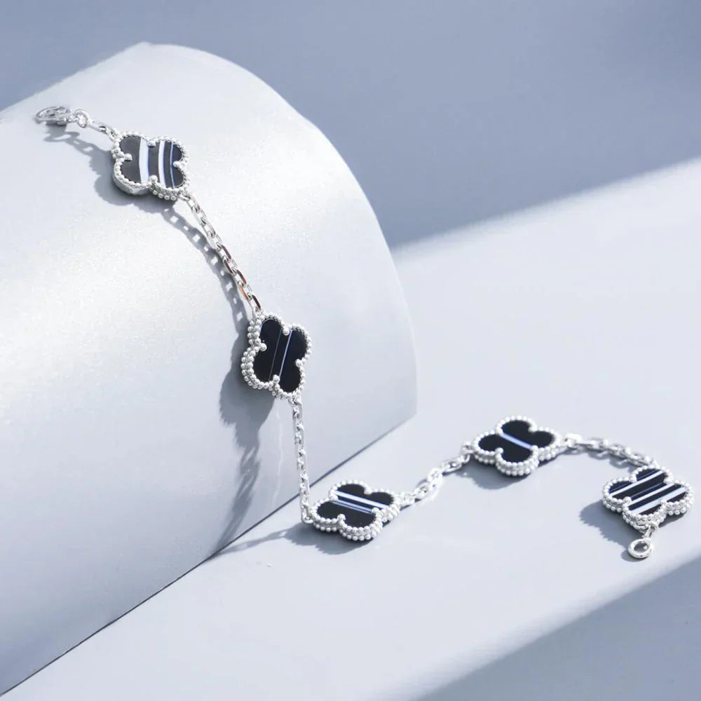 [RAFFINE] CLOVER 5 MOTIF PULSAR STONE BRACELET COLLECTION