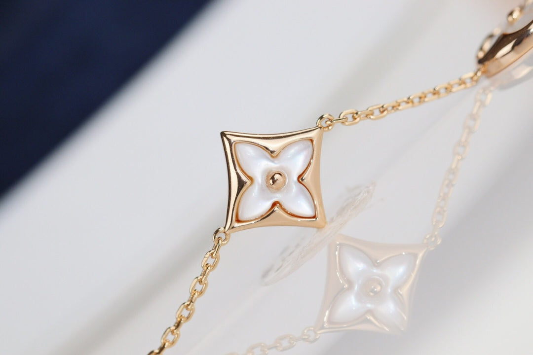 [RAFFINE]LEAF CLOVER BRACELET
