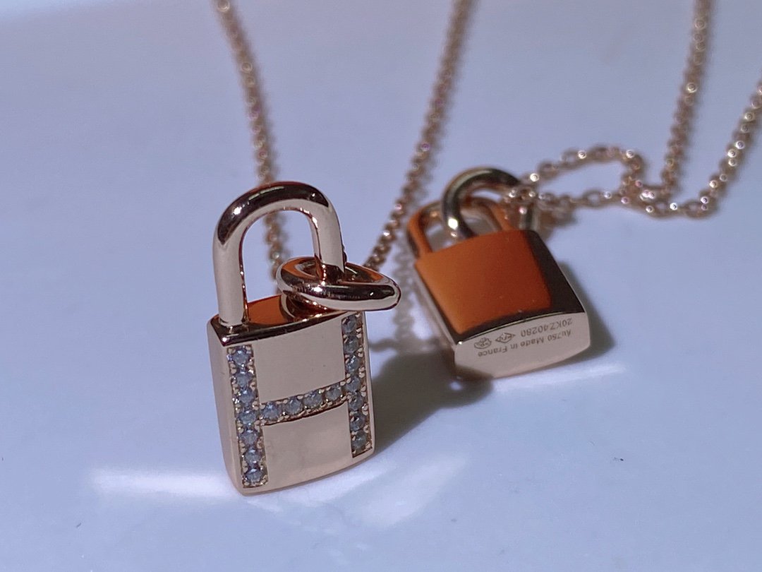 [RAFFINE]HM ADVANCED NICHE LOCK HEAD NECKLACE DIAMONDS