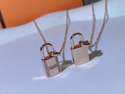 [RAFFINE]HM ADVANCED NICHE LOCK HEAD NECKLACE DIAMONDS