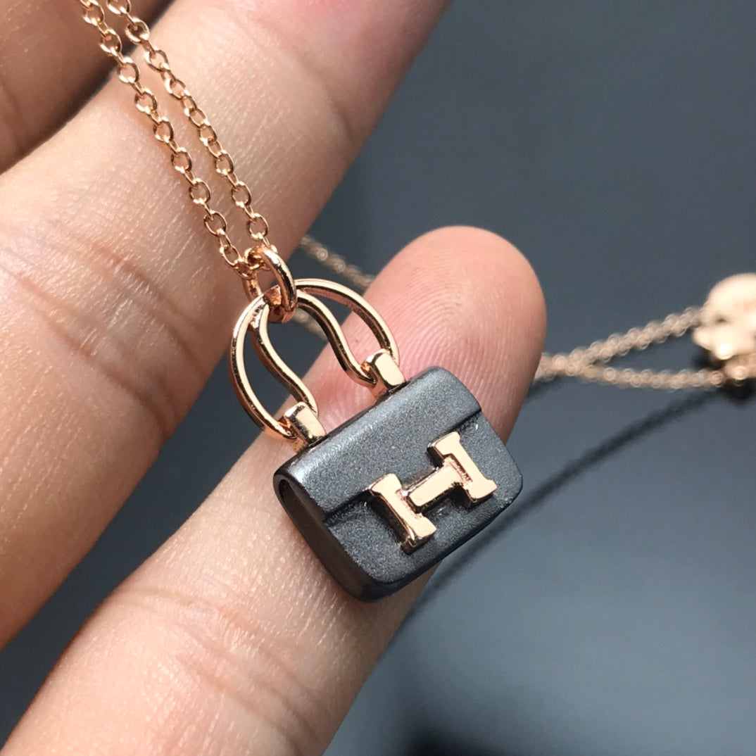 [RAFFINE]WOMEN'S HM AMULETTES CONSTANCE PENDANT NECKLACE