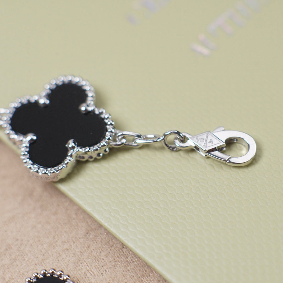 [RAFFINE] CLOVER 5 MOTIF ONYXS BRACELET COLLECTION
