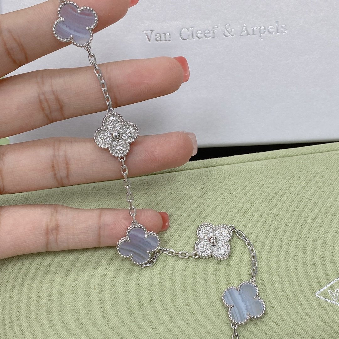 [RAFFINE] CLOVER 5 MOTIF PURPLE CHALCEDONY BRACELET COLLECTION