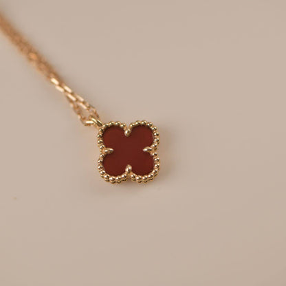 [RAFFINE]CLOVER MINI 9.5MM WHITE CARNELIANS NECKLACE