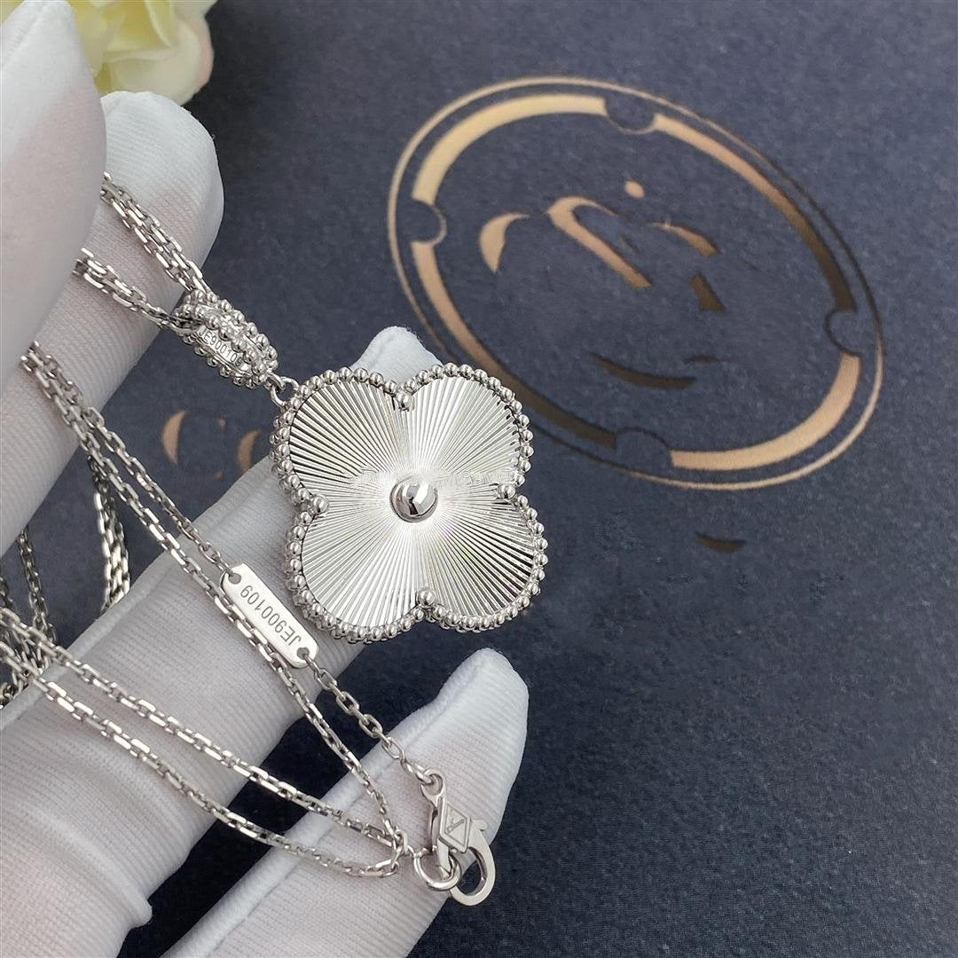 [RAFFINE]CLOVER 25MM SILVER BIG CLOVER NECKLACE
