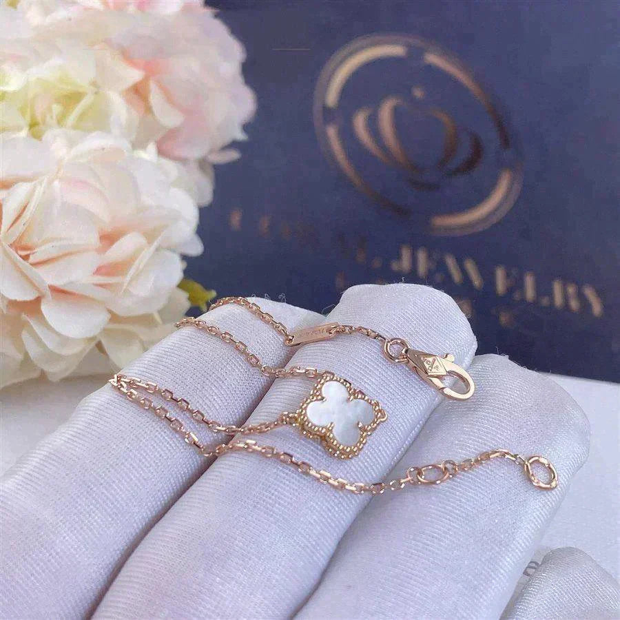 [RAFFINE]CLOVER WHITE MOP SINGLE FLOWER BRACELET