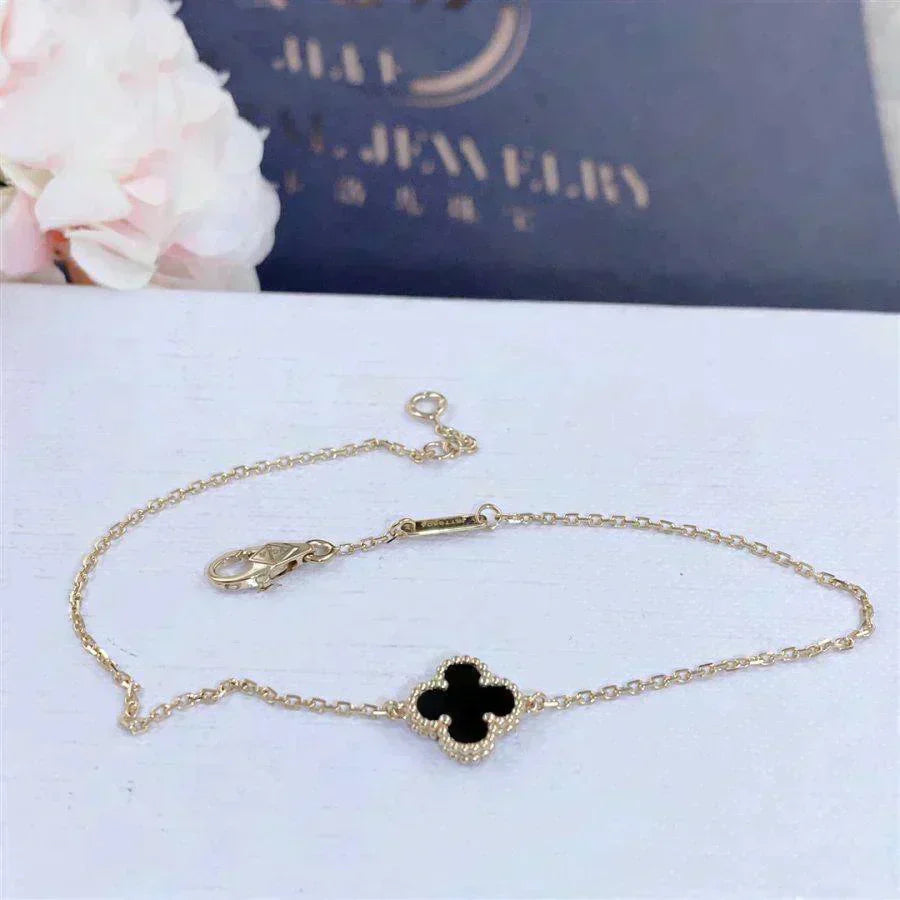 [RAFFINE]CLOVER ONYX SINGLE FLOWER BRACELET