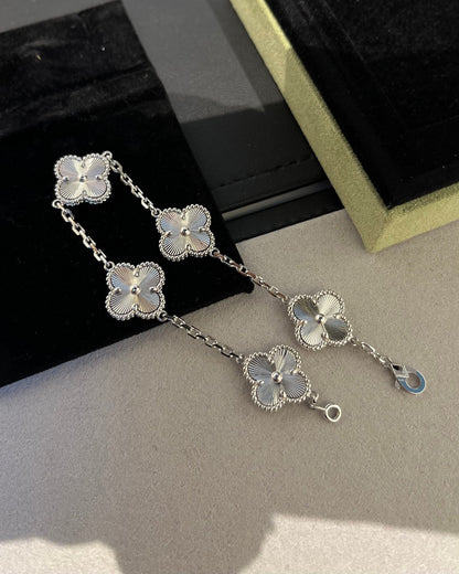 [RAFFINE] CLOVER 5 MOTIF LASER BRACELET COLLECTION